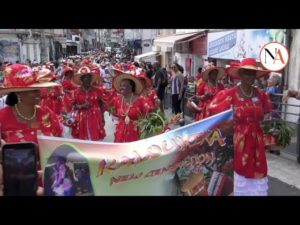 Le défilé des marchandes de Basse-Terre, un événement haut en couleurs et en traditions.